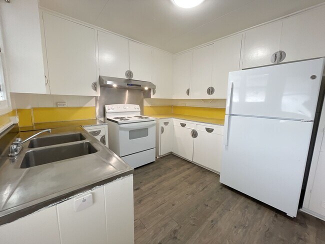 Foto del edificio - Wahiawa Heights 3 Bed, 1.5 Bath, 2 Car Car...