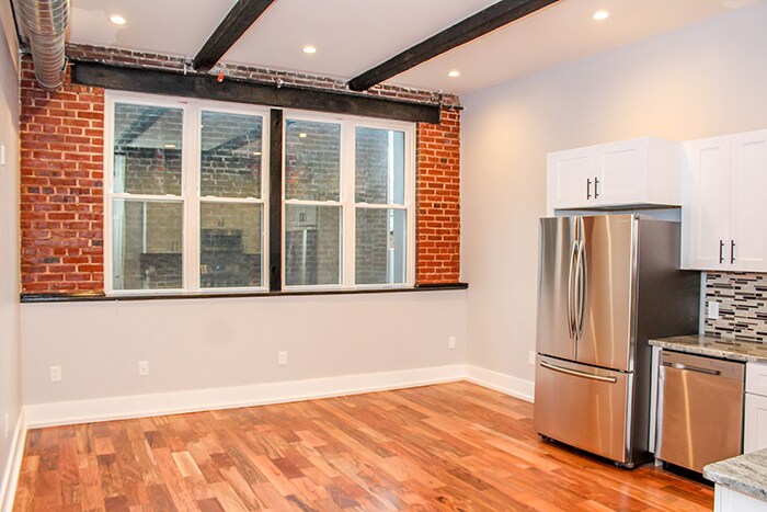 Foto principal - 1025 E Montgomery Ave