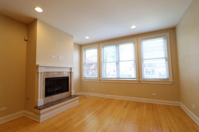 Building Photo - 2425 W Arthington St