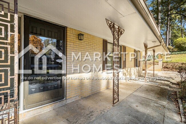 Foto del edificio - 2542 Melinda Dr NE