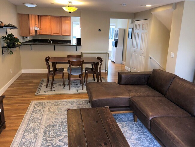 Foto del edificio - 3Bd/3Ba Seattle Townhouse