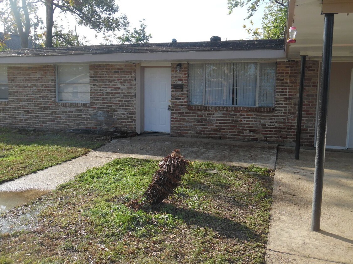 Primary Photo - Single-family home in Metairie.
