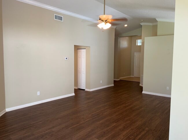 Building Photo - 27512 Sky Lake Cir
