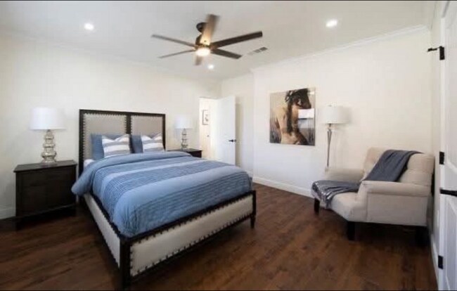 Foto del edificio - 4279 Walton Ave