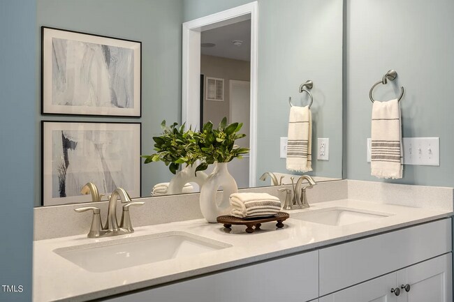 Building Photo - 143 Siebold St