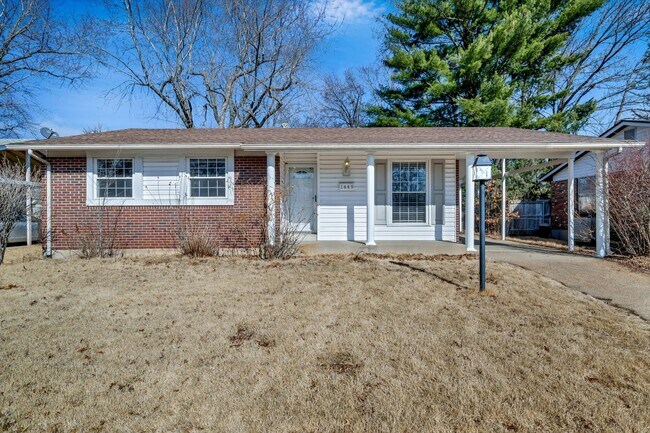 Foto del edificio - 1449 Coachway Ln