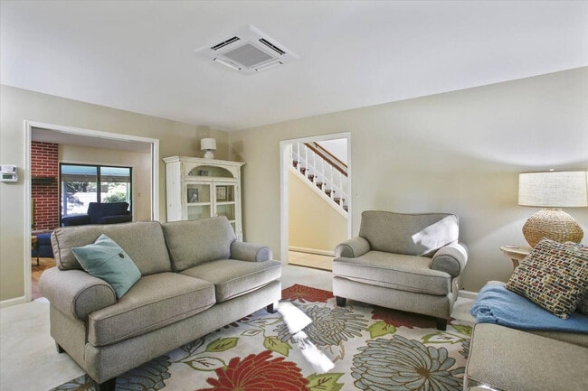 Building Photo - 1908 Pawnee Dr