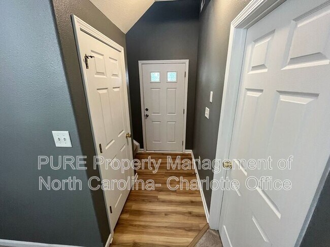 Building Photo - 8267 Carob Tree Ln