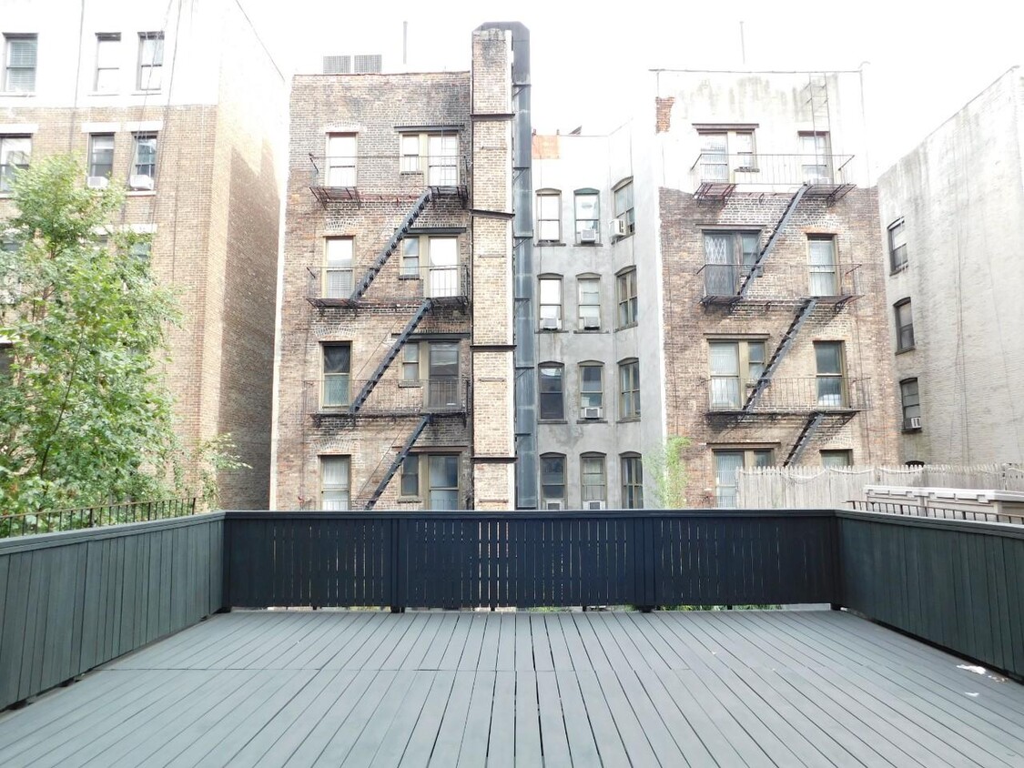 Primary Photo - Sullivan Street