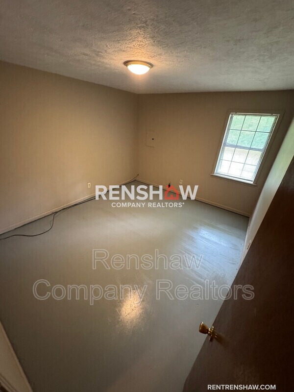 Building Photo - 315-319 Bond Ave