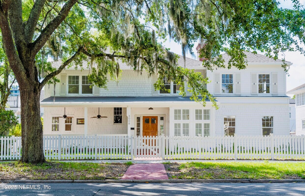 Foto principal - 3008 Riverside Ave