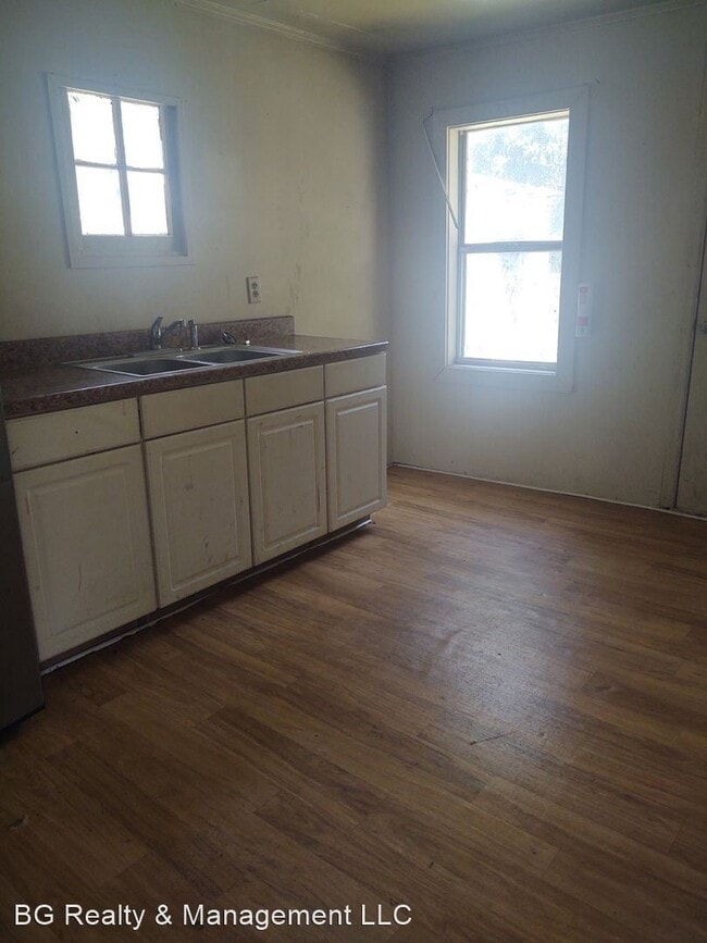 Building Photo - 1 br, 1 bath House - 109 N Charles Campbell