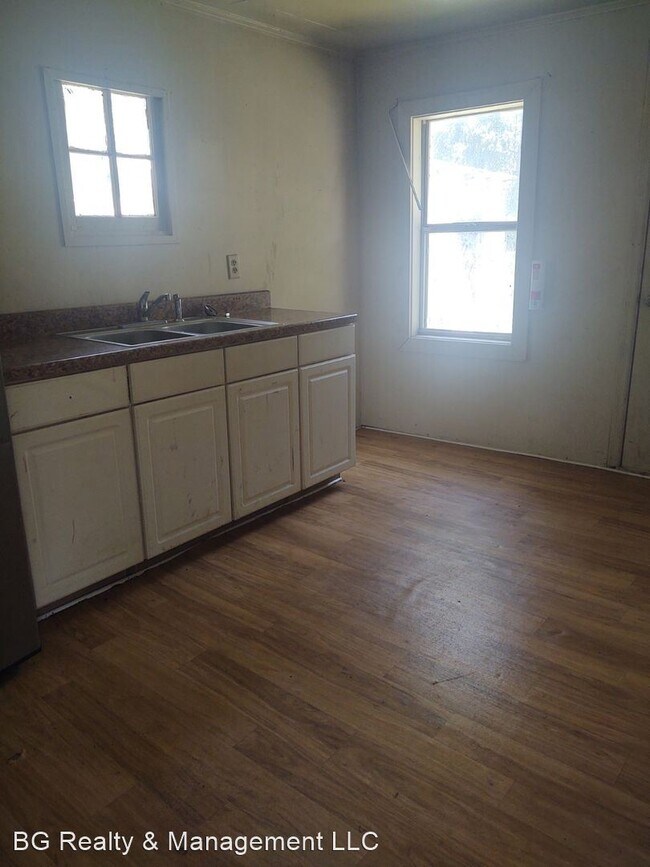 Foto del edificio - 1 br, 1 bath House - 109 N Charles Campbell
