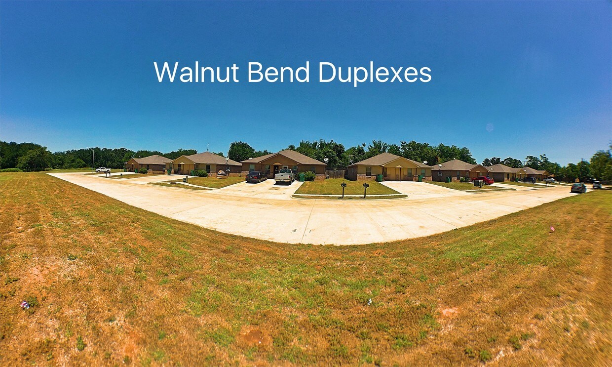 Primary Photo - 224 Walnut Bend Rd