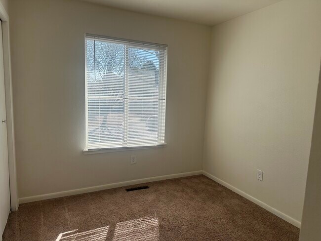 Foto del edificio - 7891 York St