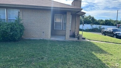 Building Photo - 501 Guerin Dr