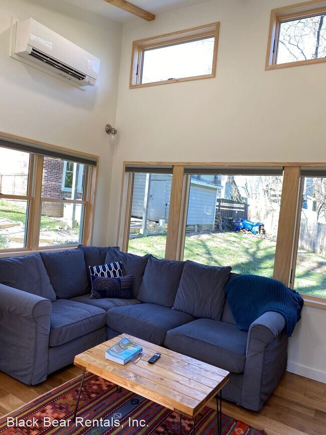 Building Photo - 1 br, 1 bath House - 127 Dorchester Ave