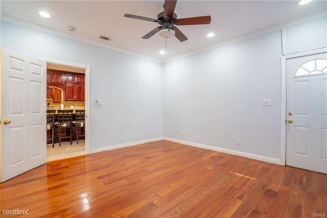 Building Photo - 4 br, 3 bath House - 8161 Laurel Canyon Blvd