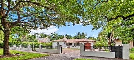 Building Photo - 1808 Granada Blvd