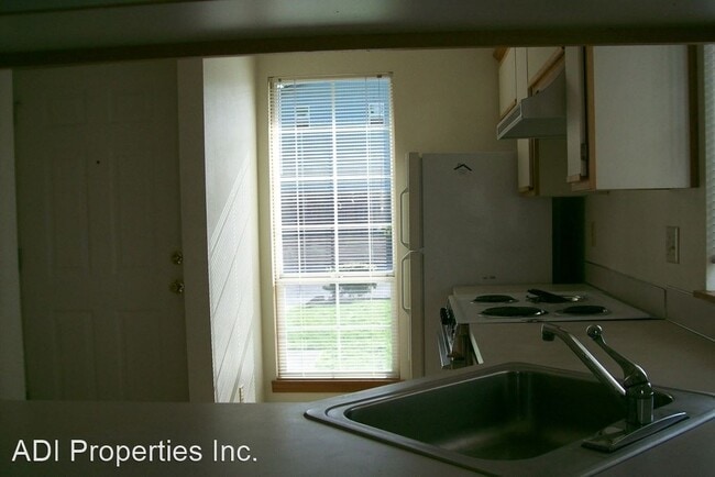 Building Photo - 2 br, 2 bath House - 10362 SW Riley Ct.
