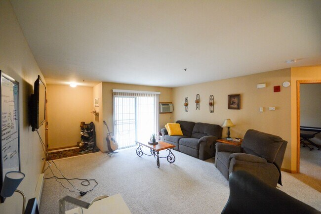 Foto del edificio - Beautiful 1 Bedroom in Fantastic NE Rochester Location!