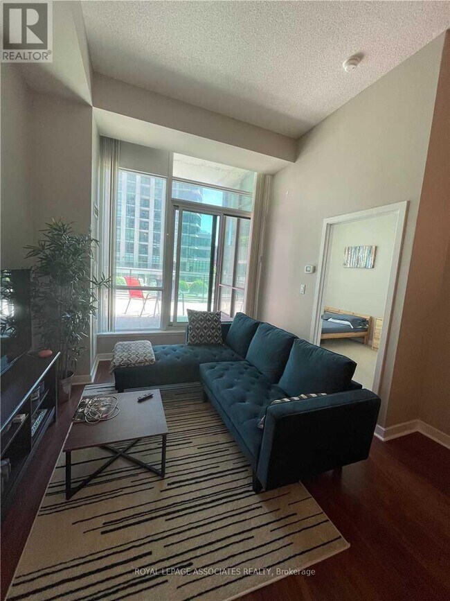 Photo du bâtiment - 33 Bay St.