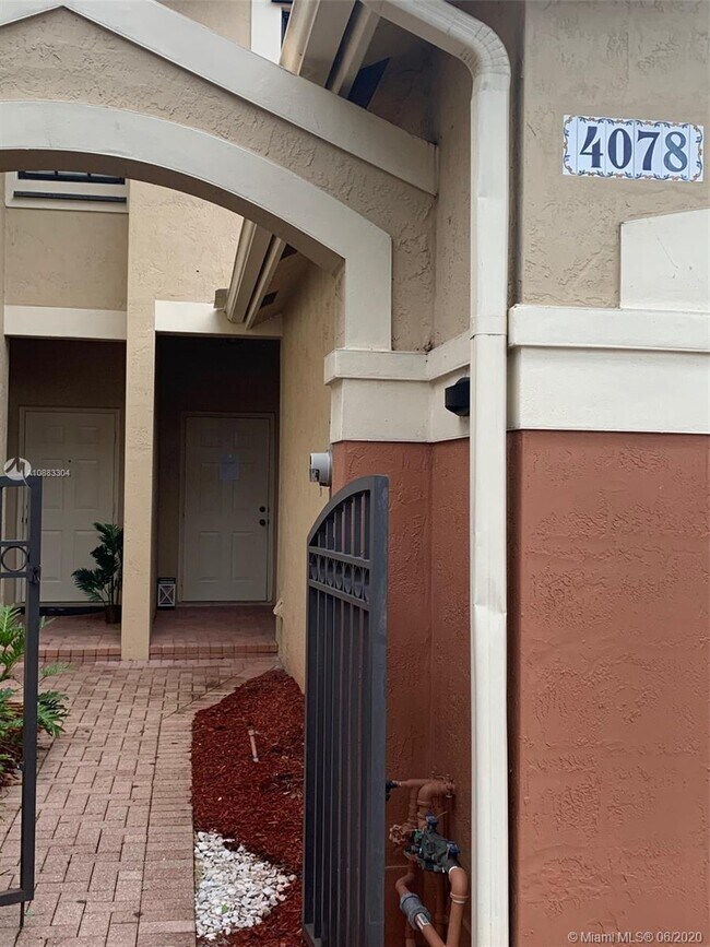 Building Photo - 4078  Timber Cove Ln 4078 Weston Fl 33332