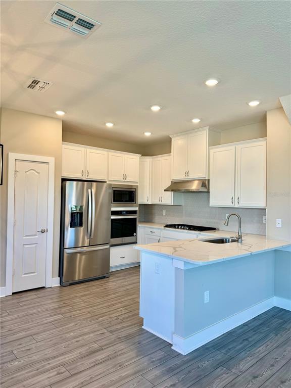 Building Photo - 7963 Delwin Ln