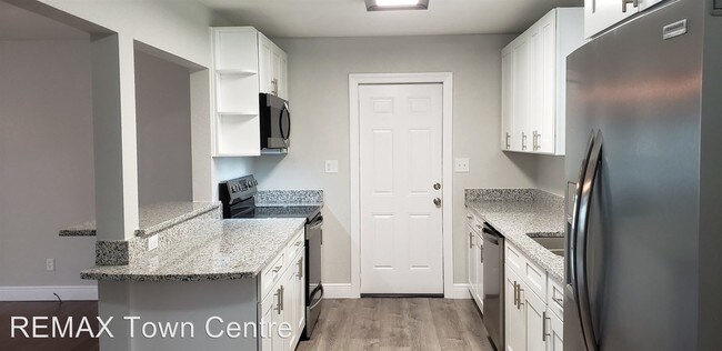 Building Photo - 3 br, 1.5 bath House - 5550 Lido Street