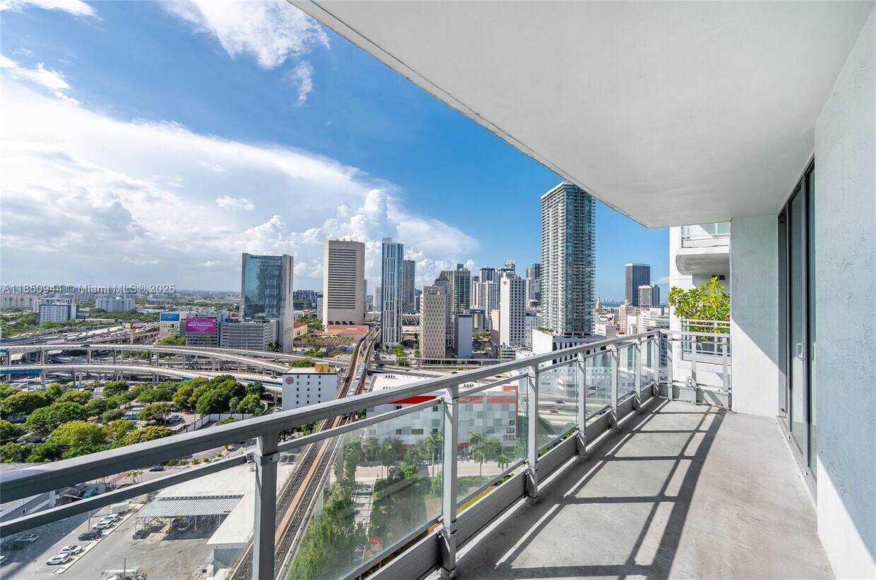 Foto principal - 90 SW 3rd St