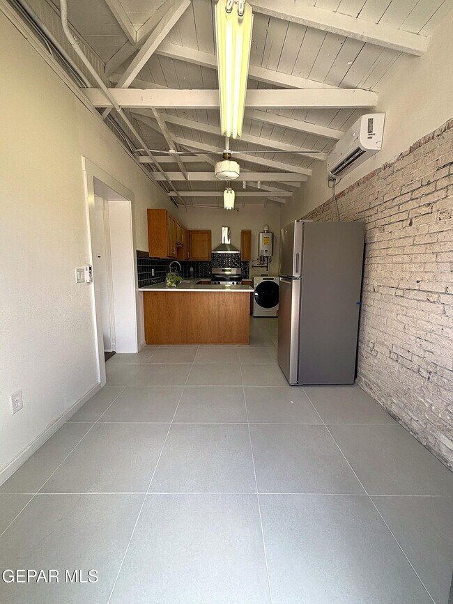 Foto del edificio - 3116 Wheeling Ave