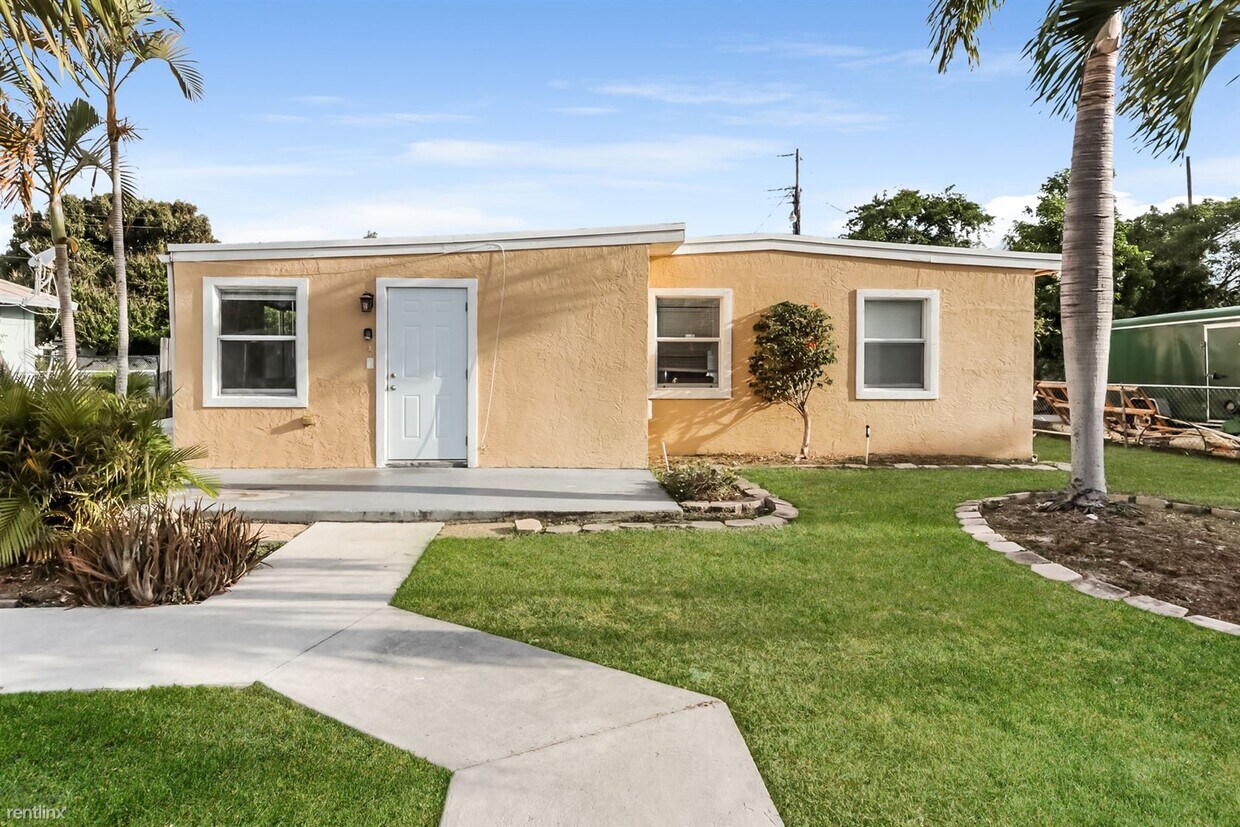 Primary Photo - 4 br, 1 bath House - 395 Plum Tree Drive