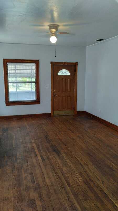 Building Photo - 98 Andress St
