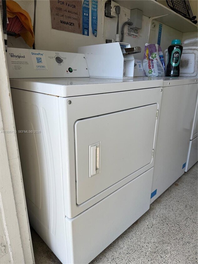 Building Photo - 519 SW 27th Ave