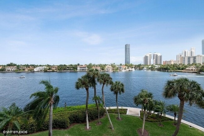 Foto del edificio - 19707 Turnberry Way