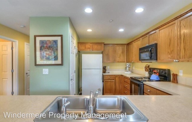 Building Photo - 3608 SE Coral Reef Pl