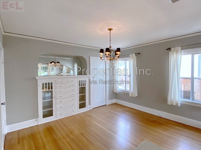 Photo - 1203 Poinsettia Drive House
