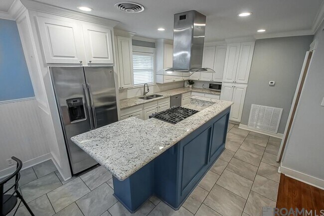 Foto del edificio - Mid-City Luxury Rental – 4 Bed / 3 Bath