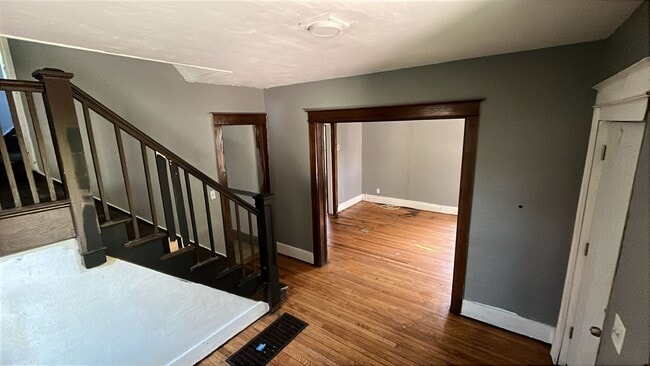 Building Photo - 590 Frost Ave