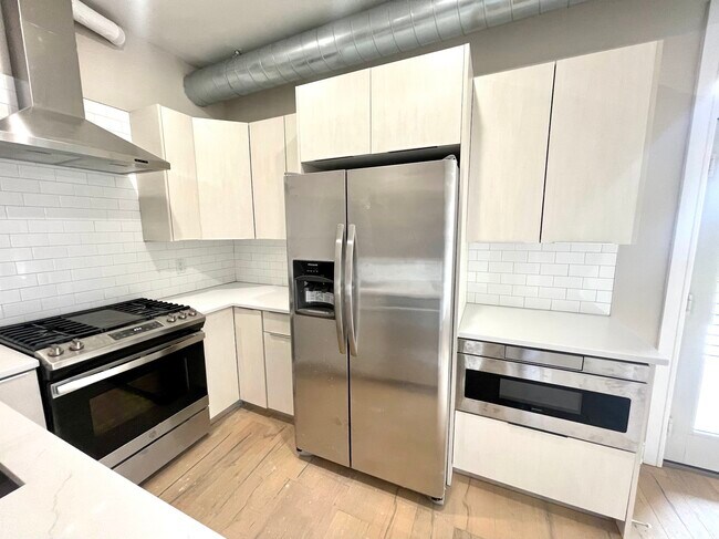 Foto del edificio - 3206 Capri Dr