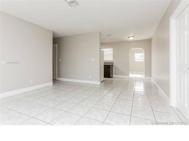 Building Photo - 4200 SW 18th St