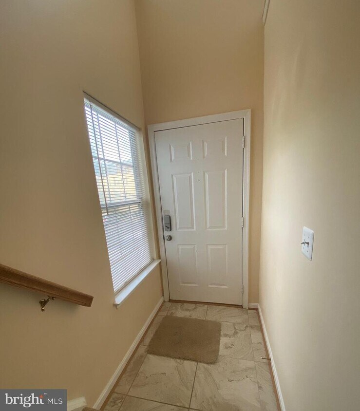 762C Cedar Crest Dr, Warrenton, VA 20186 Condo for Rent in Warrenton