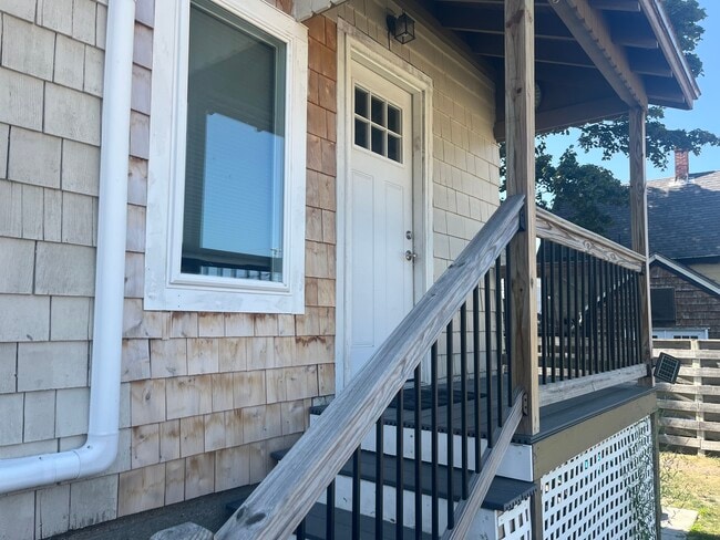 Private entrance with covered porch - 9 Boynton St