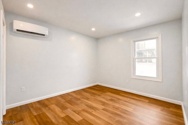 Foto del edificio - 212 Erie St