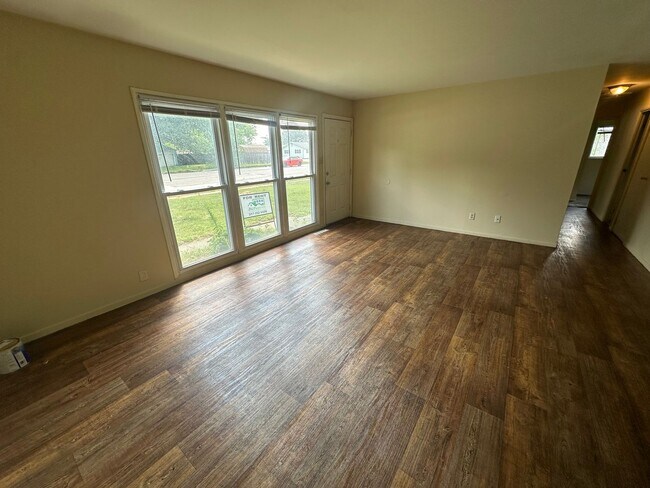 Foto del edificio - 1509 S Mattis Ave