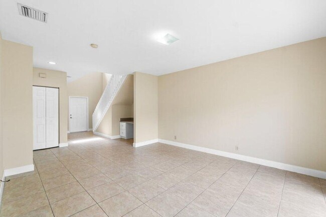 Foto del edificio - 809 Talia Cir