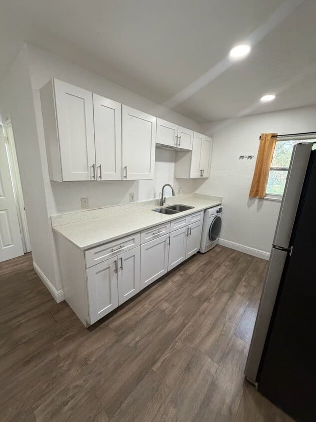 Photo - 3813 E Miller Ave