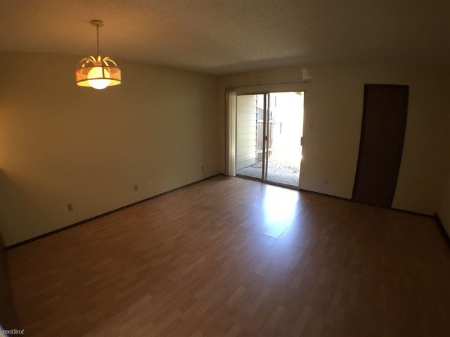 Building Photo - Studio, 1 bath  - 630 Maiden Ln