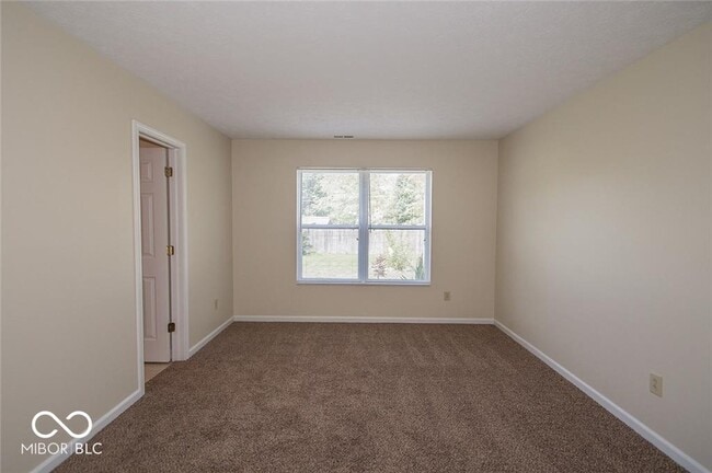 Foto del edificio - 5834 Long Ridge Pl
