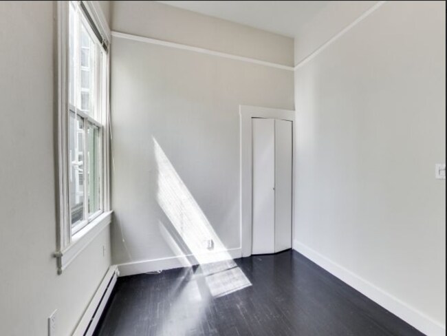Building Photo - 3 bedroom in San Francisco CA 94114